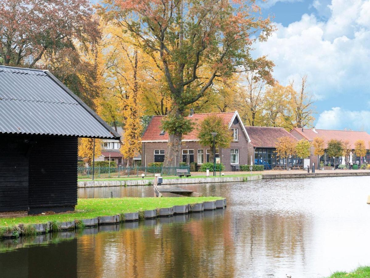 Cozy Holiday Home By The Canal In Dwingeloo Esterno foto
