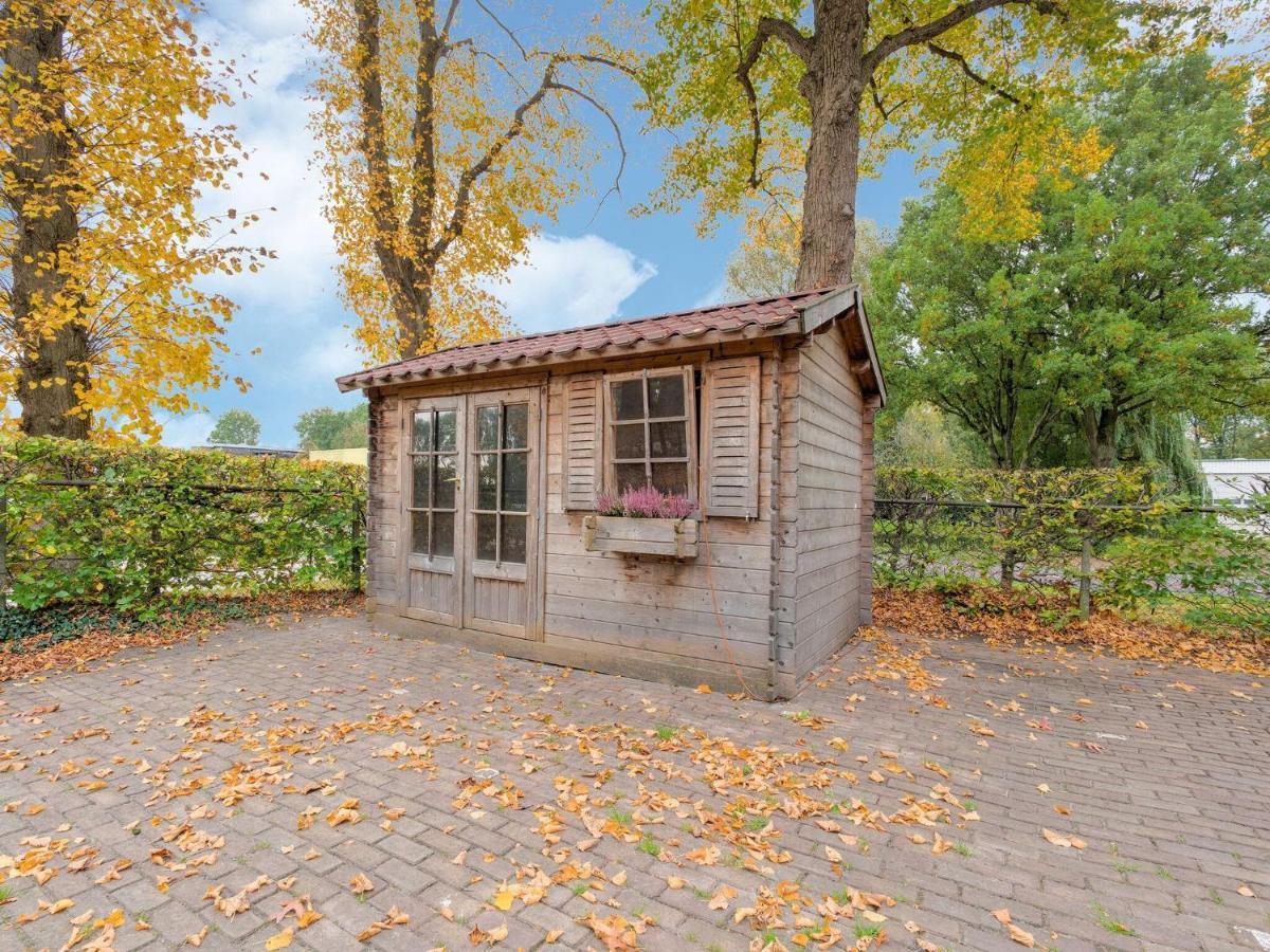 Cozy Holiday Home By The Canal In Dwingeloo Esterno foto
